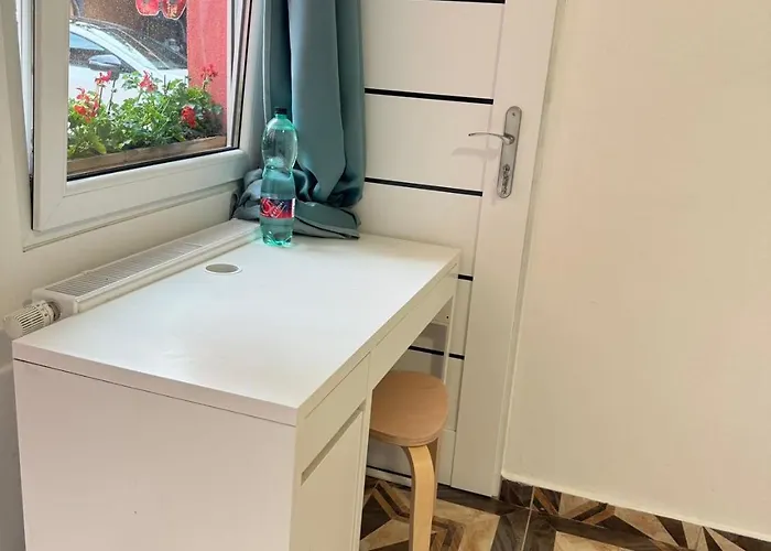 Guest house 布拉格城堡公寓 *